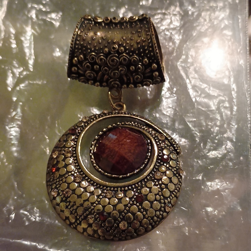 Scarf holder - Picture 3 of 6